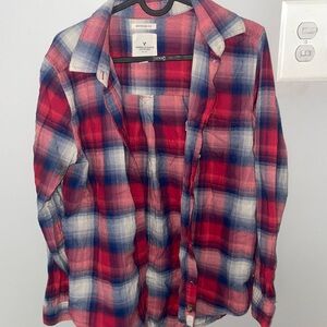 American Eagle Size Medium Boyfriend Fit Flannel Shirt Button Down Red Plaid.